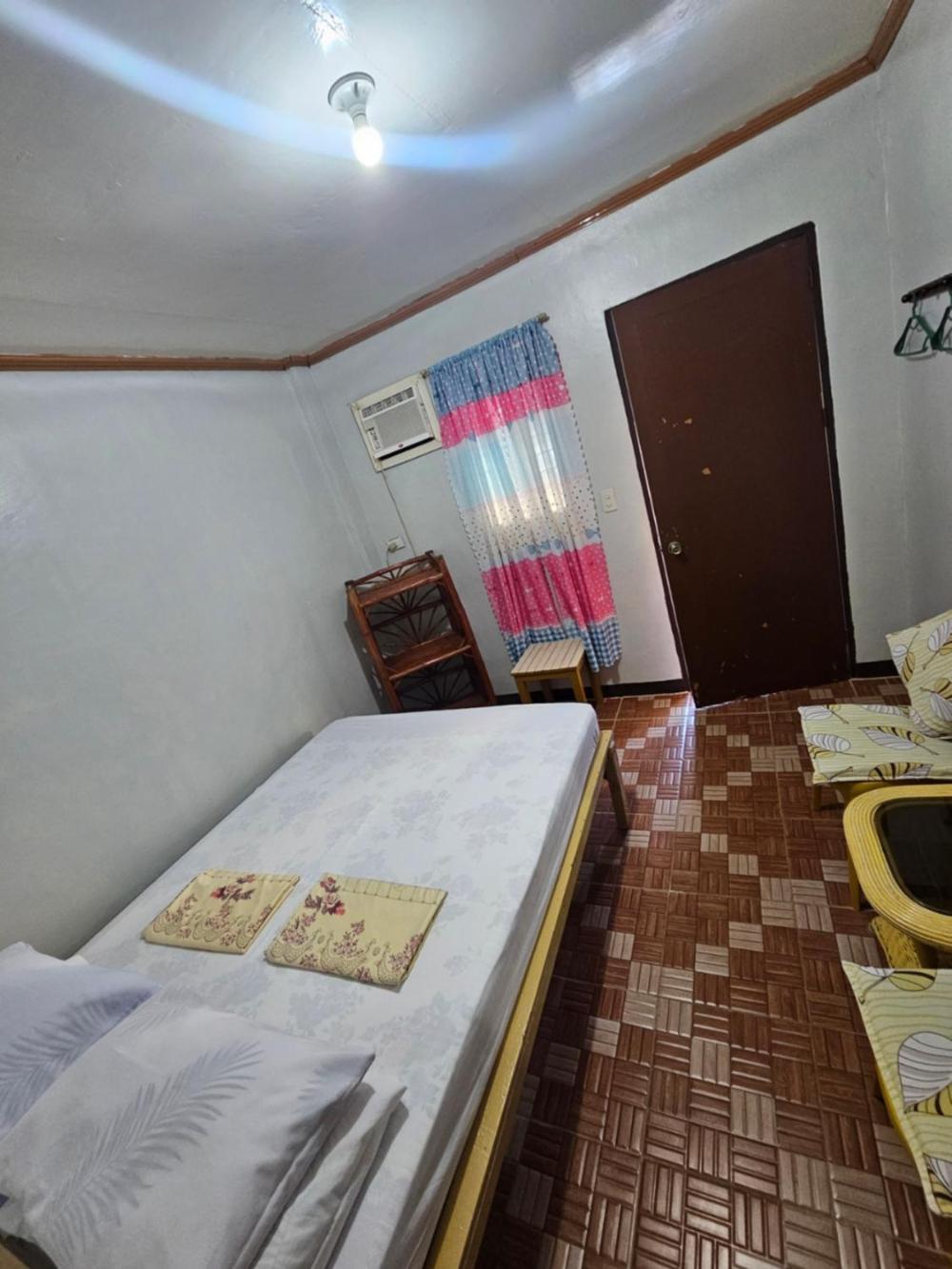 Bohol Sea Breeze And Guest house 2*