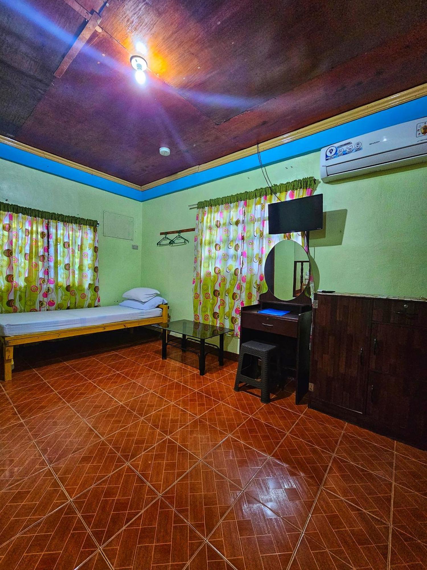 Guest house Bohol Sea Breeze And 2*