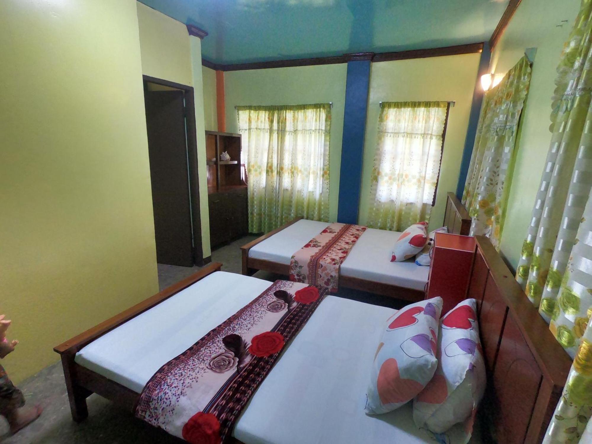 Bohol Sea Breeze And Guest house 2*