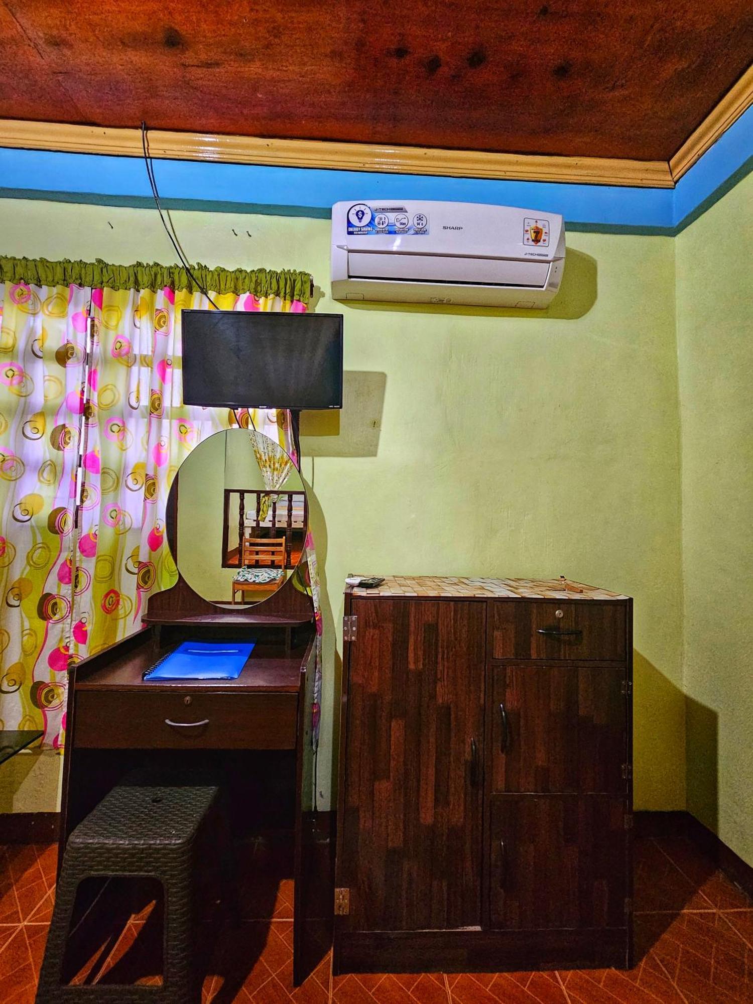 Bohol Sea Breeze And Guest house 2*